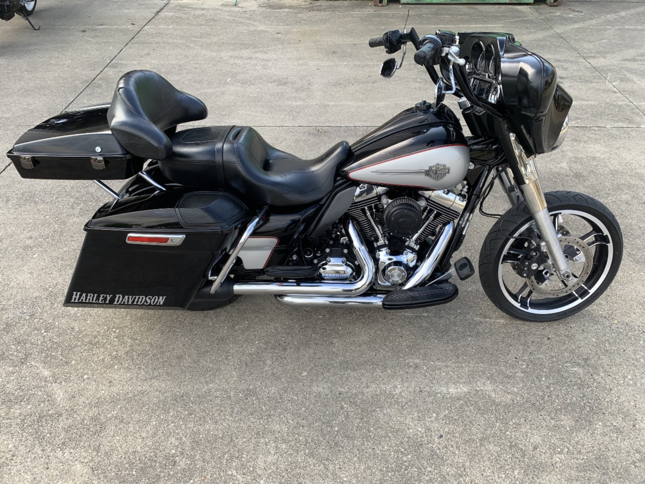 2010 Harley Davidson  FLHTCU Electra Glide Ultra Classic 